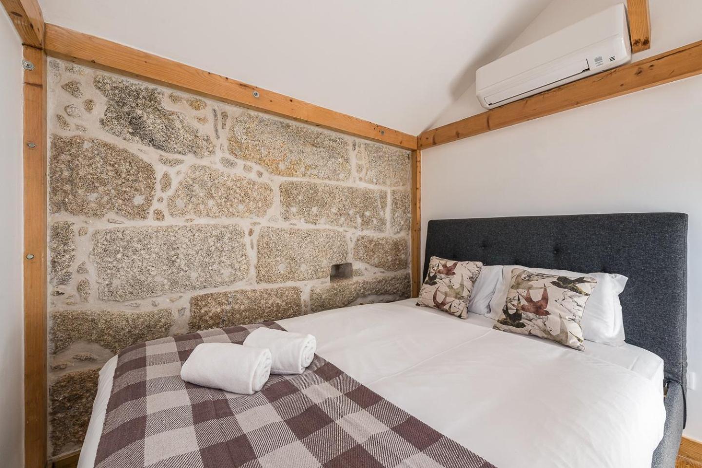 Guestready - Miragaia Stone Studios & Apartments Порту Екстер'єр фото