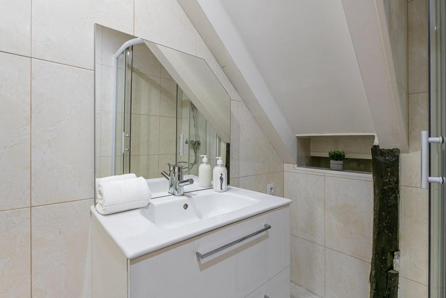 Guestready - Miragaia Stone Studios & Apartments Порту Екстер'єр фото